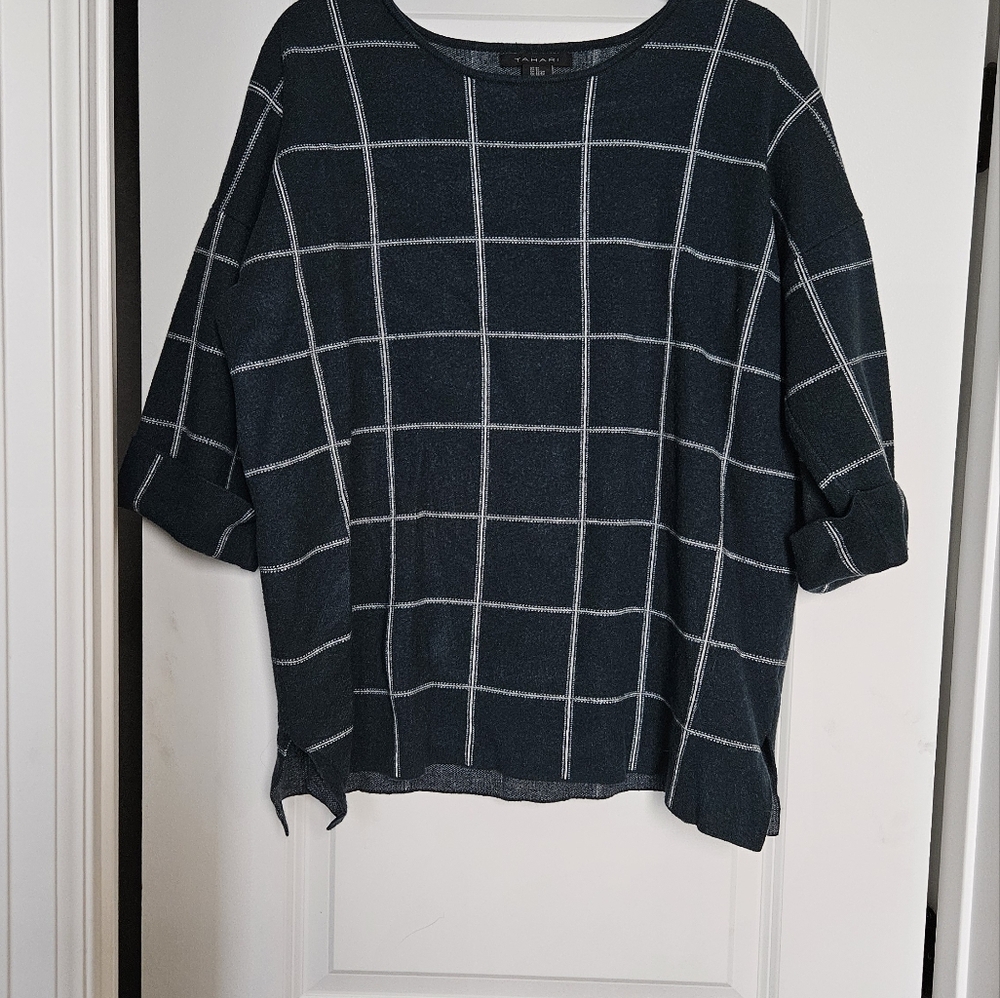 Tahari Sweater- Emerald Green with white - size 2x